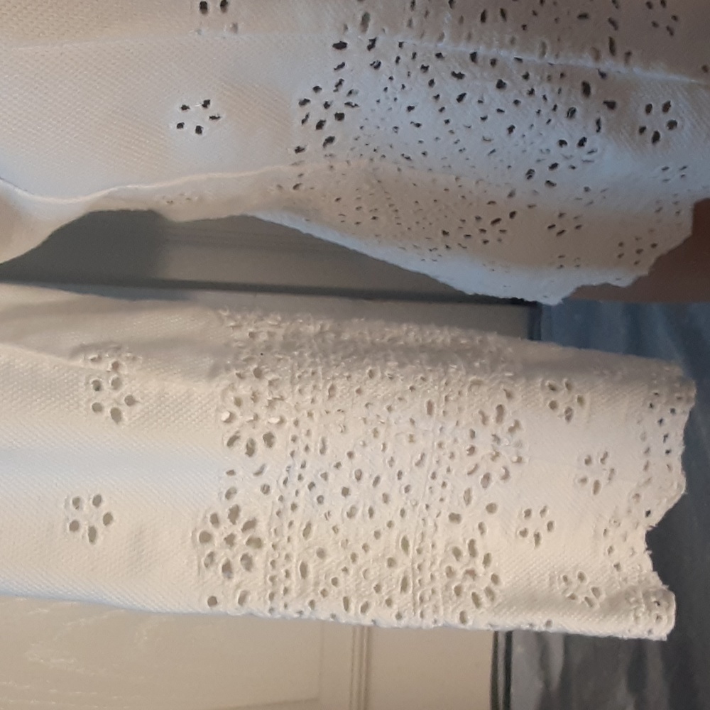 Ann Taylor White Eyelet Floral Cutout Blazer Jacket | Size 6 | Spring Chic - Picture 4 of 12